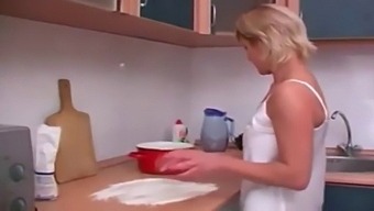 Orosz Milf Rossz Srácnak Ad Szopást