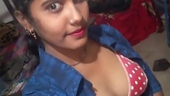 Indian Village Girls In Besiachinu And Dress Change