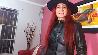 Η Εκπληκτική Θεά Milf Μεταμορφώνεται Σε Σέξι Μάγισσα Του Halloween
