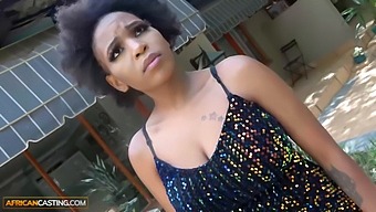 ¡modelo Africano Audiciona Con Un Agente De Casting Y Obtiene Más De Lo Esperado! ¡no Te Lo Pierdas!
