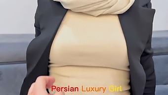 دختر ایرانی مهارت های دهانی خود را در نمای نزدیک Hd به اشتراک می گذارد