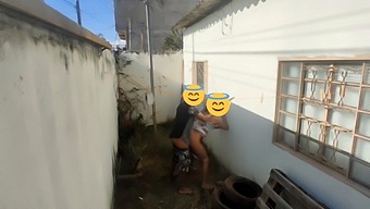 Amaterski Domači Posnetek, Kako Na Skrivaj Fafam Svojemu Svaku, Medtem Ko Je Bila Moja Mačeha Notri