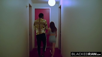 Barna Szépség, Abella Danger, A Legintenzívebb Nagy Fekete Farkú Szexet Élvezi Ebben Az Explicit Videóban